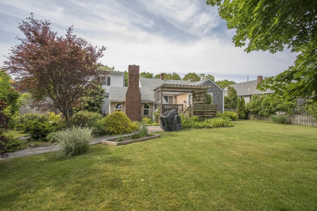 19 Acushnet Road Mattapoisett, MA 02739 - Photo 6 of 30 Gallery Image 6