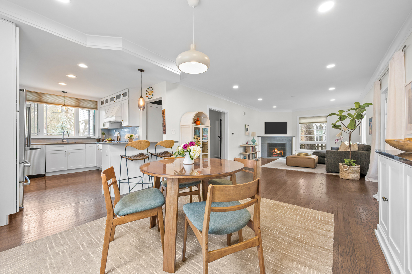 1505 Tower Road Winnetka, IL 60093 - Photo 5 of 33