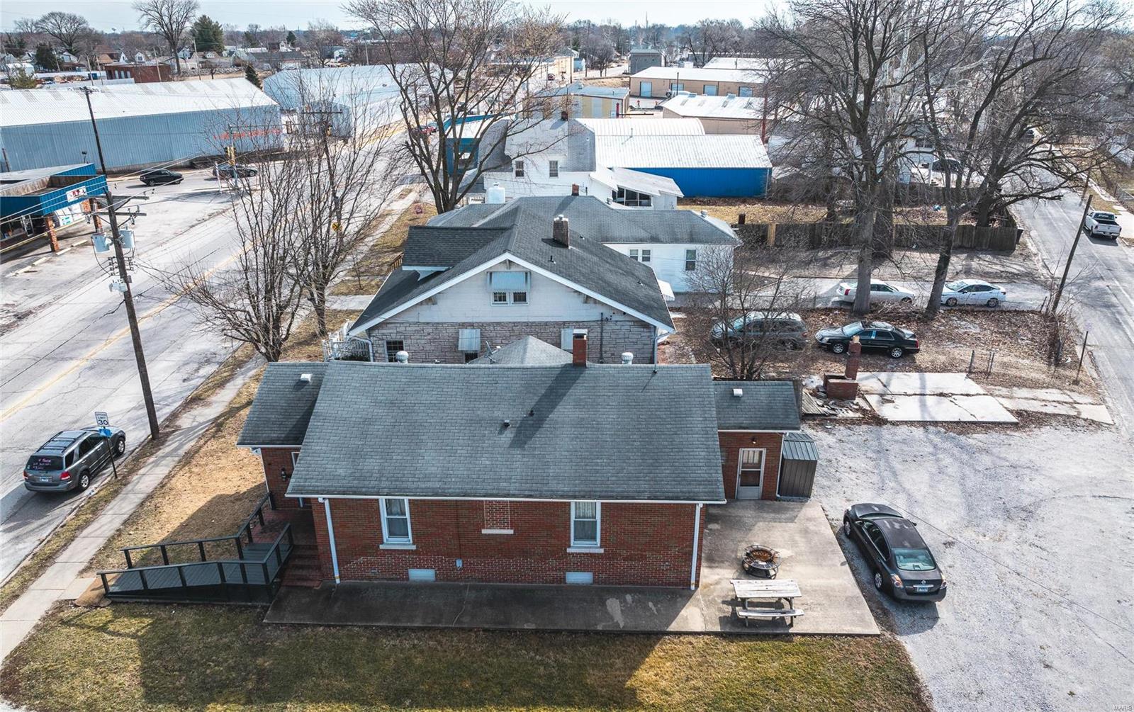 221 West St Louis Ave