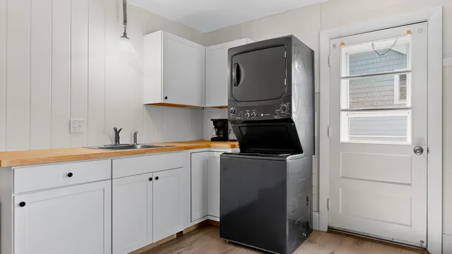 $1,150,000 | 44 Myrtle Avenue, South Portland, ME 04106