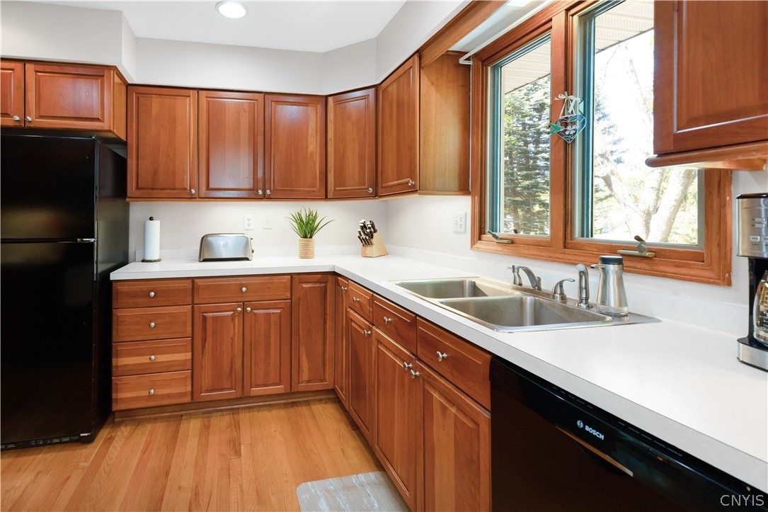 4918 Hyde Road Manlius, NY 13104 - Photo 14 of 45