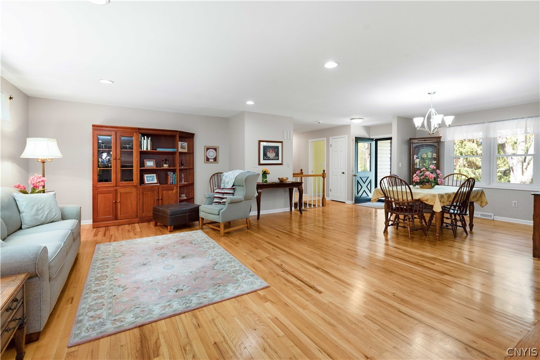 4918 Hyde Road Manlius, NY 13104 - Photo 4 of 45