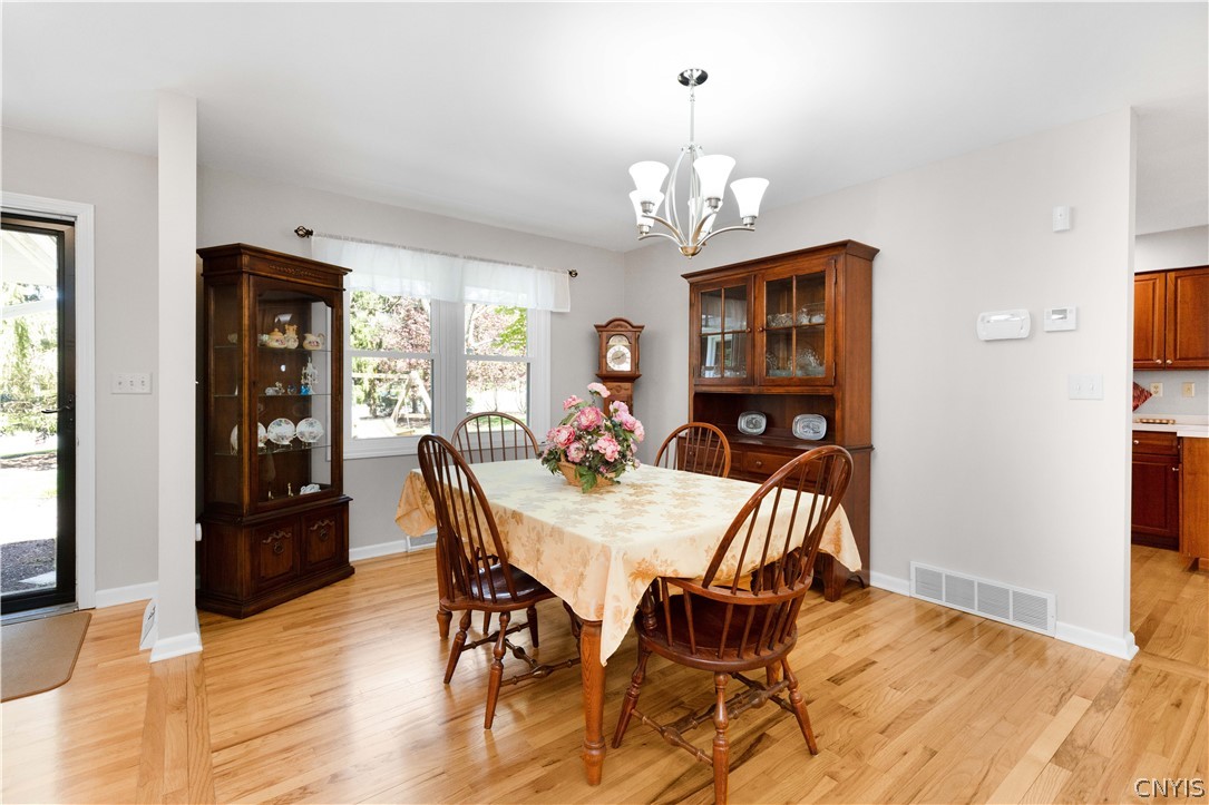 4918 Hyde Road Manlius, NY 13104 - Photo 6 of 45