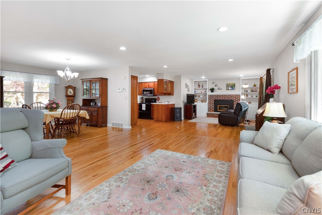 4918 Hyde Road Manlius, NY 13104 - Photo 9 of 45