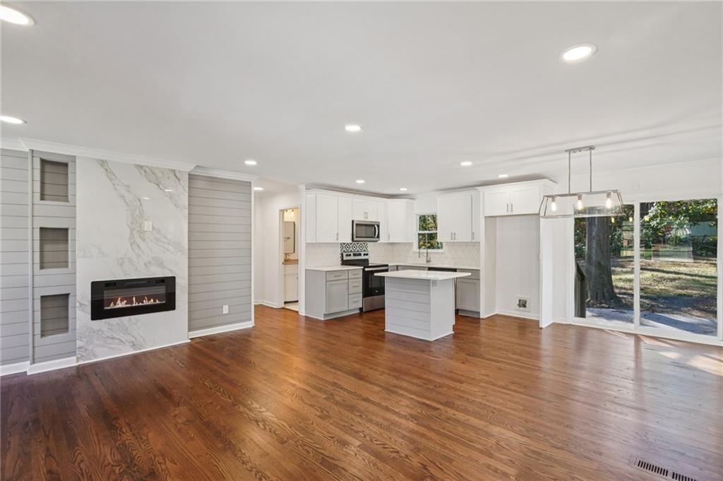 2198 Lower Roswell Road Marietta, GA 30068 - Photo 5 of 21