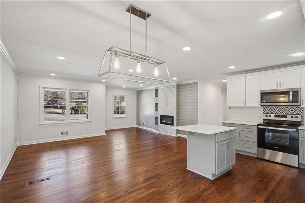 2198 Lower Roswell Road Marietta, GA 30068 - Photo 7 of 21