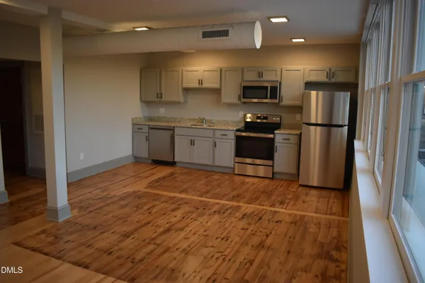 $1,200 | 128 South Chatham Avenue, Unit A, Siler City, NC 27344