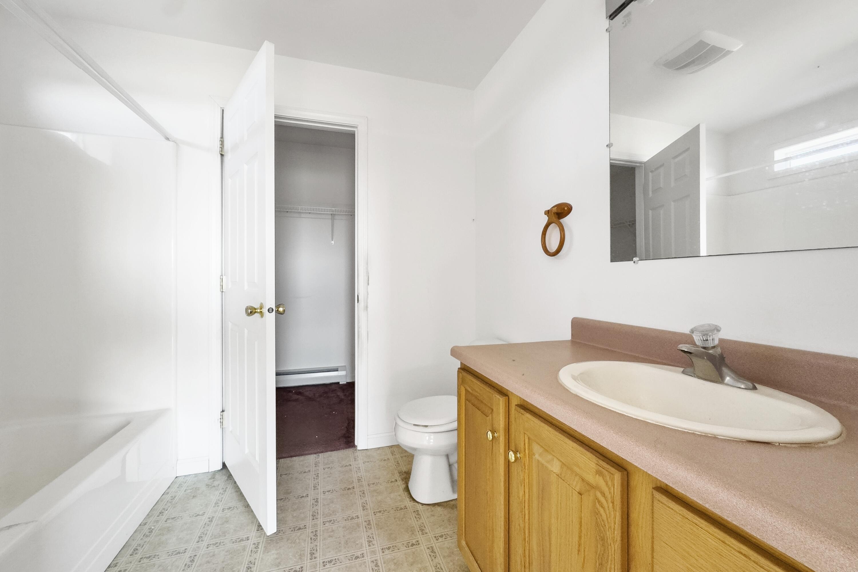 169 West Meadow Road Thomaston, ME 04861 - Photo 24 of 40 Full Bath