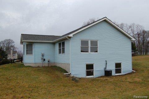 125 East Barron Road Howell, MI 48855 - Photo 4 of 18 Side 2
