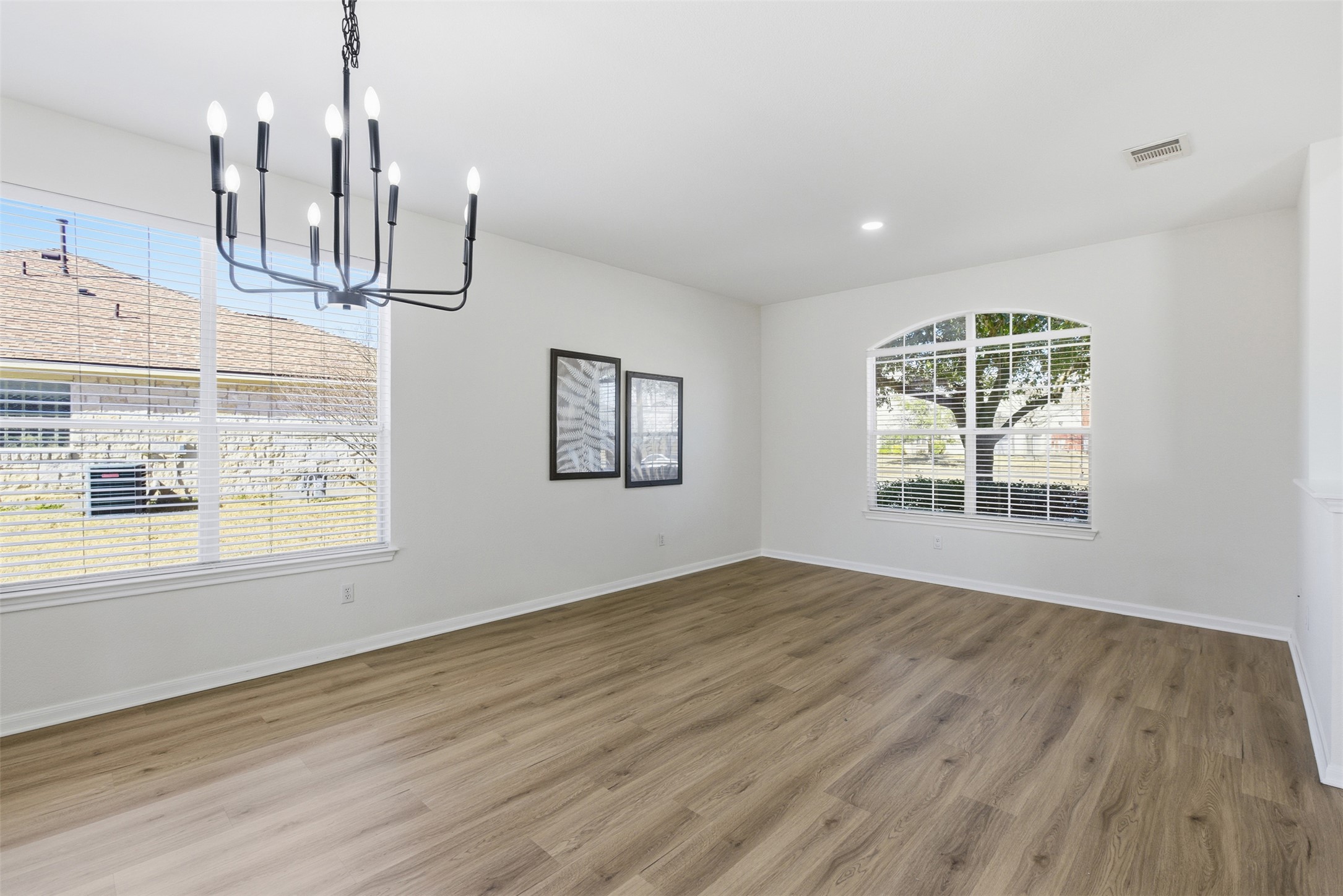 1502 Summercrest Boulevard Georgetown, TX 78626 - Photo 10 of 40