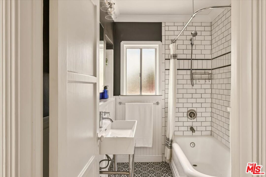 212 Monroe Place Monrovia, CA 91016 - Photo 16 of 26