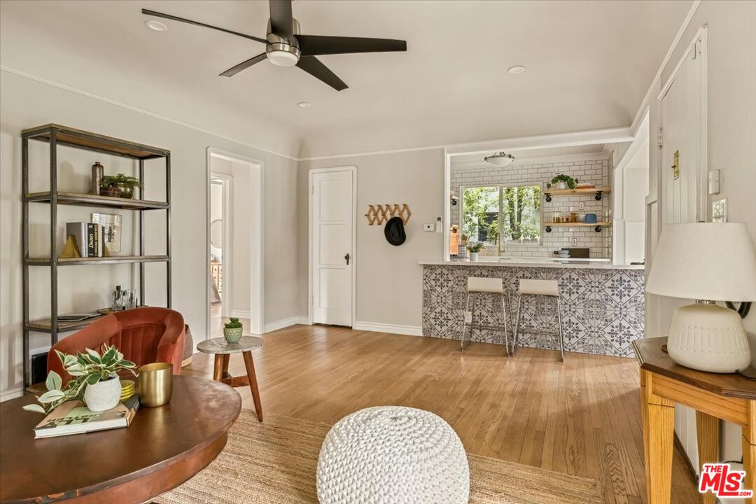 212 Monroe Place Monrovia, CA 91016 - Photo 4 of 26