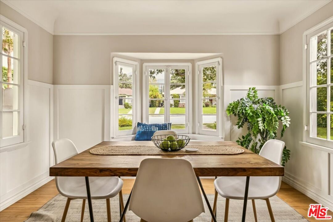 212 Monroe Place Monrovia, CA 91016 - Photo 7 of 26