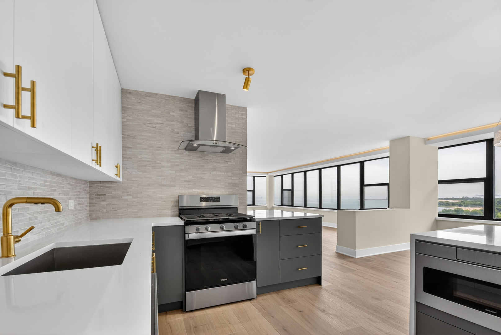 5801 North Sheridan Road, Unit 20D Chicago, IL 60660 - Photo 9 of 34