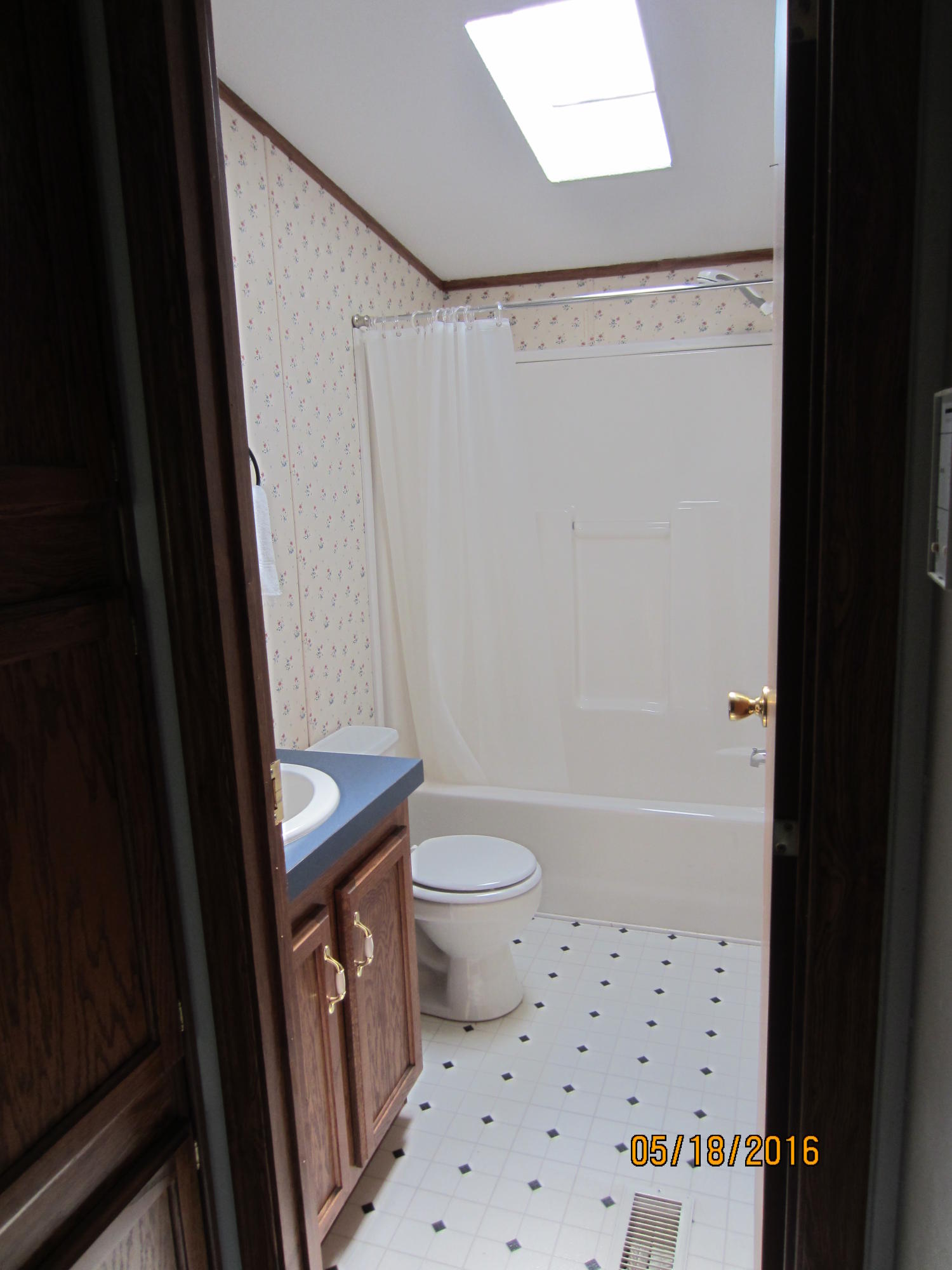 7140 Short Tail Springs Road Harrison, TN 37341 - Photo 17 of 33 Hall Bath