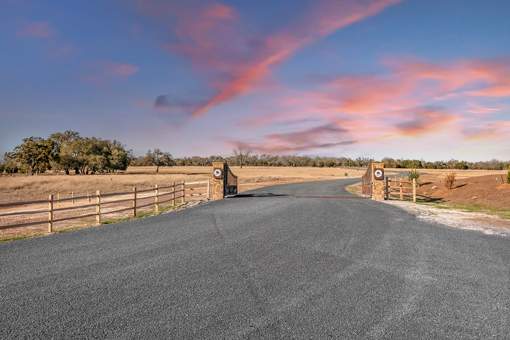 3051 Ranch Road 1376, Unit 1 Fredericksburg, TX 78624 - Photo 8 of 9