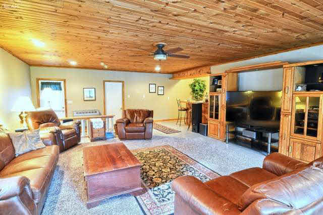 7321 Bennett Lake Road Fenton, MI 48430 - Photo 11 of 52 21208469-10.JPG