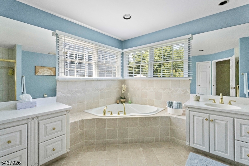 10 Barnstable Road Berkeley Heights, NJ 07922 - Photo 35 of 47