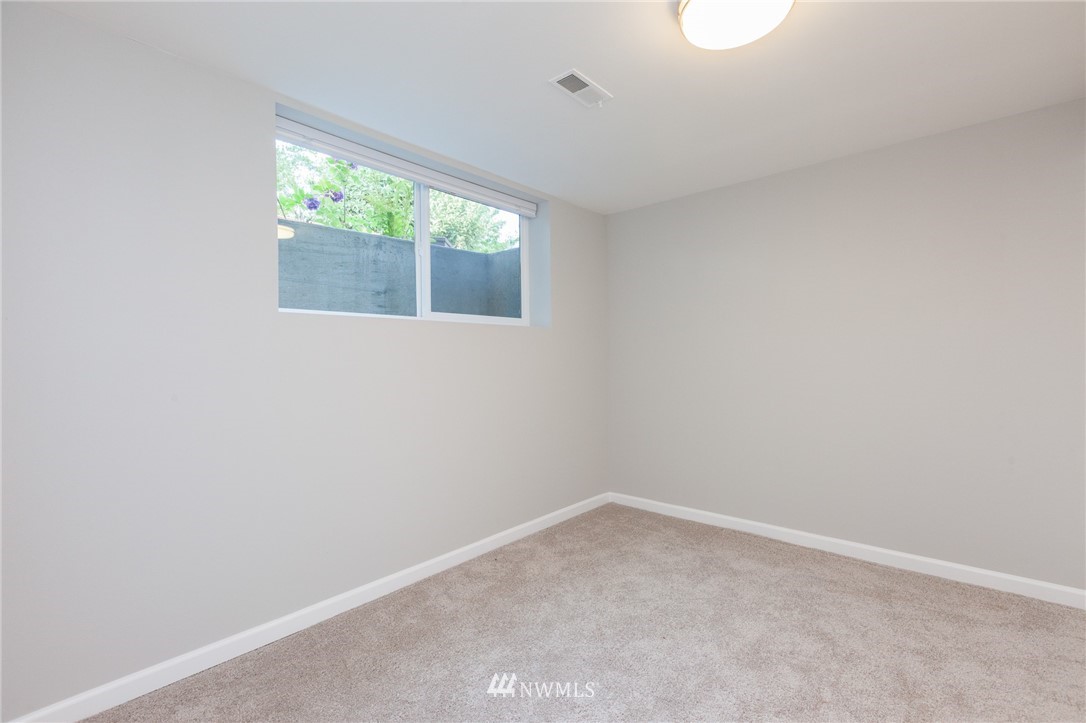 10420 Northeast 197th Street Bothell, WA 98011 - Photo 22 of 25 Gallery Image 22