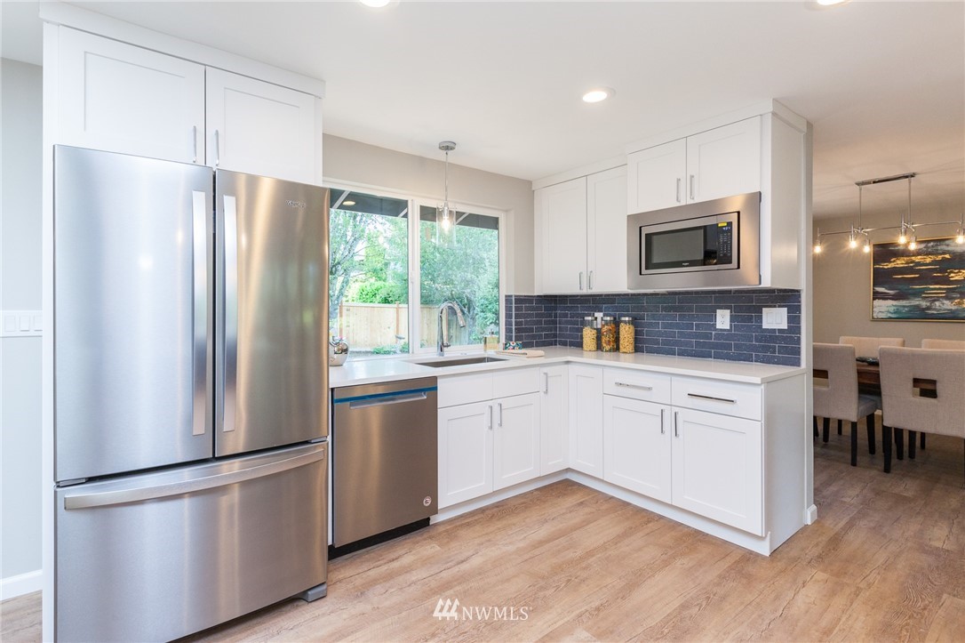 10420 Northeast 197th Street Bothell, WA 98011 - Photo 5 of 25 Gallery Image 5