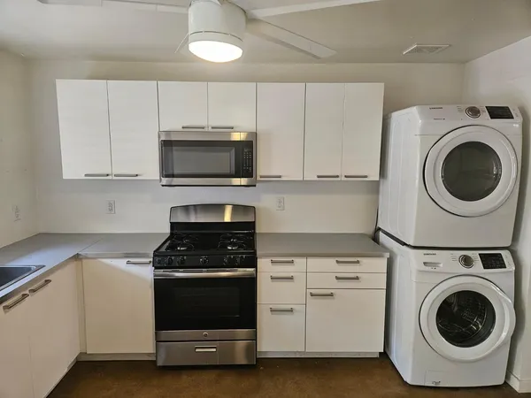 $1,299 | 802 West Turney Avenue, Unit 12A, Phoenix, AZ 85013