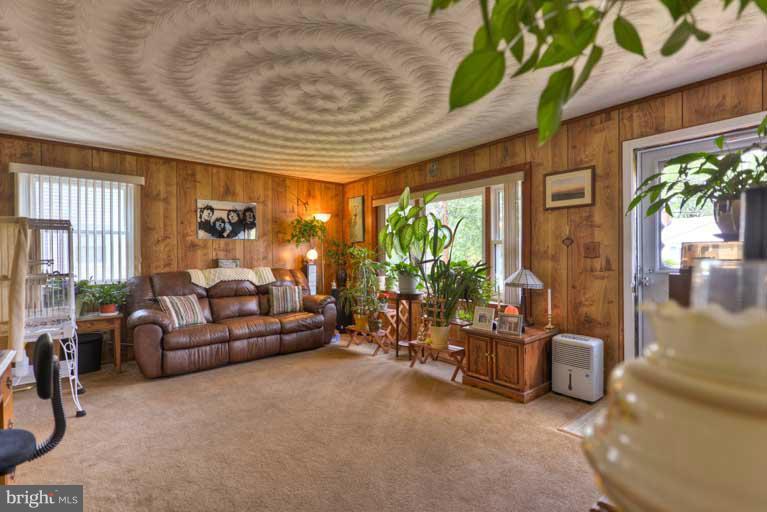 4138 Addison Road Fairfax, VA 22030 - Photo 8 of 30 Living Room
