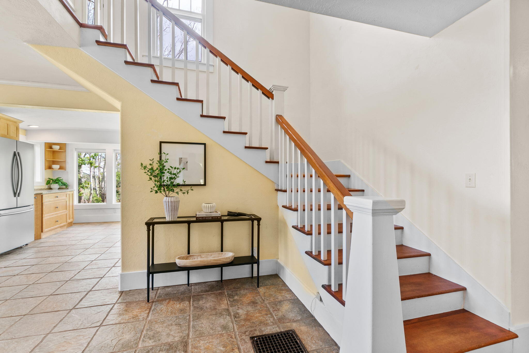 60377 Arnold Market Road Bend, OR 97702 - Photo 17 of 53 Grand Stairway
