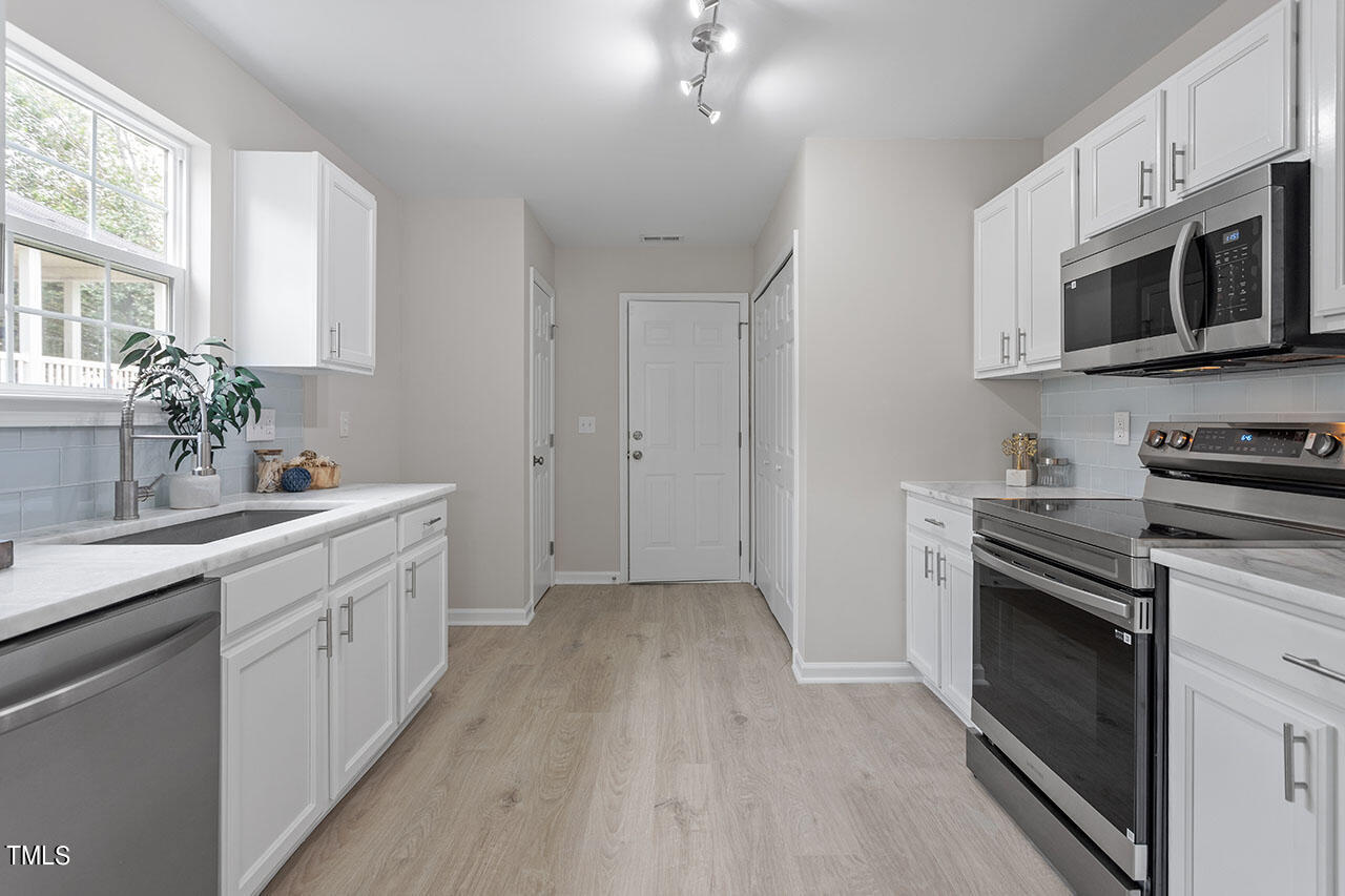 4024 Apperson Dr_19