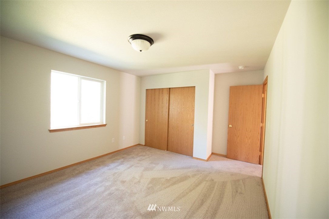 5498 East Collins Road Port Orchard, WA 98366 - Photo 14 of 23 Gallery Image 14