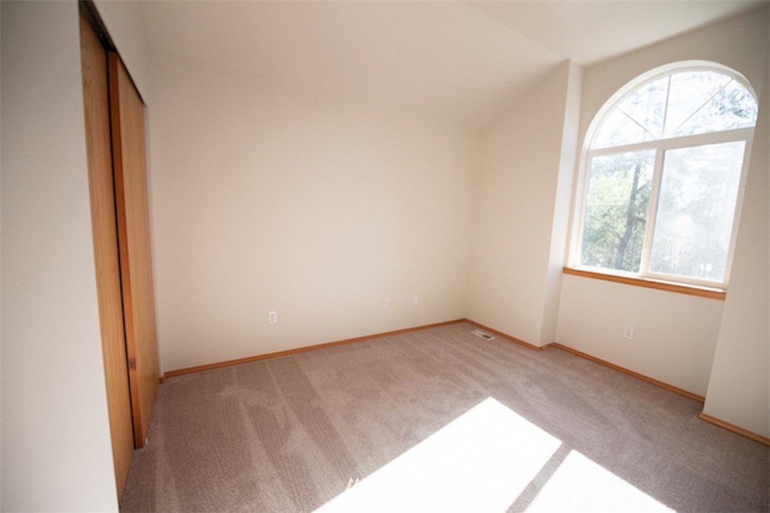 5498 East Collins Road Port Orchard, WA 98366 - Photo 15 of 23 Gallery Image 15