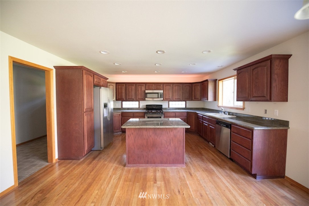 5498 East Collins Road Port Orchard, WA 98366 - Photo 19 of 23 Gallery Image 19