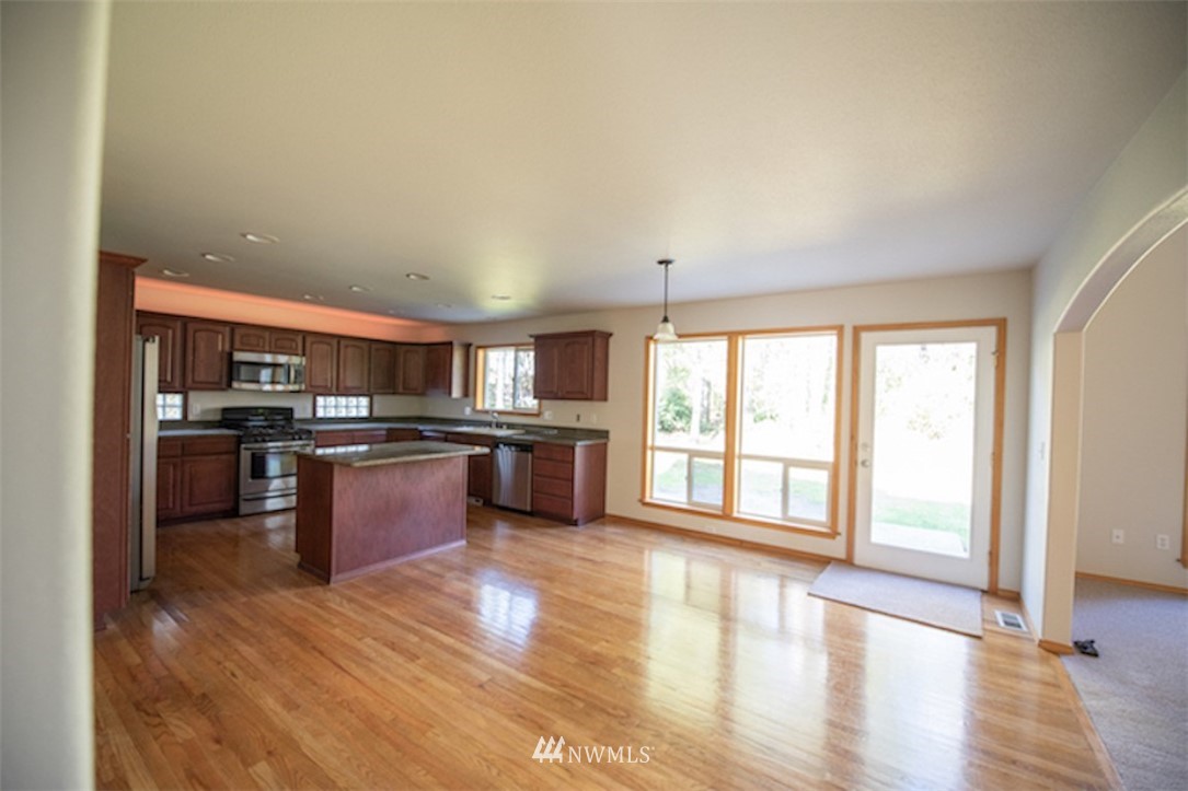 5498 East Collins Road Port Orchard, WA 98366 - Photo 20 of 23 Gallery Image 20