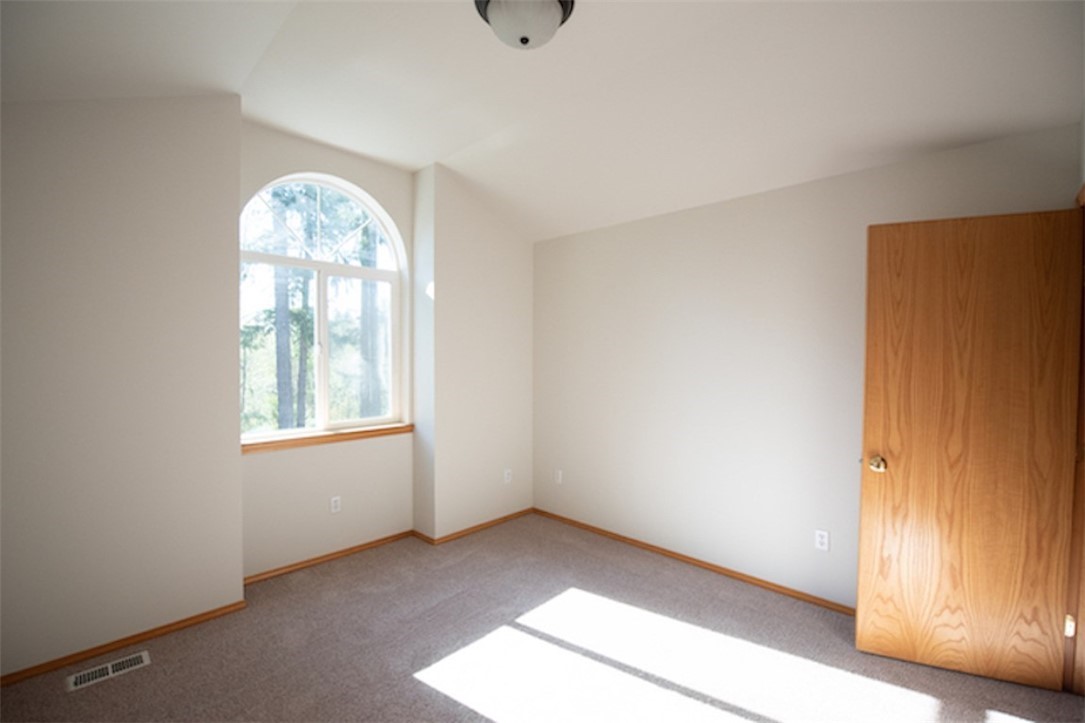 5498 East Collins Road Port Orchard, WA 98366 - Photo 9 of 23 Gallery Image 9