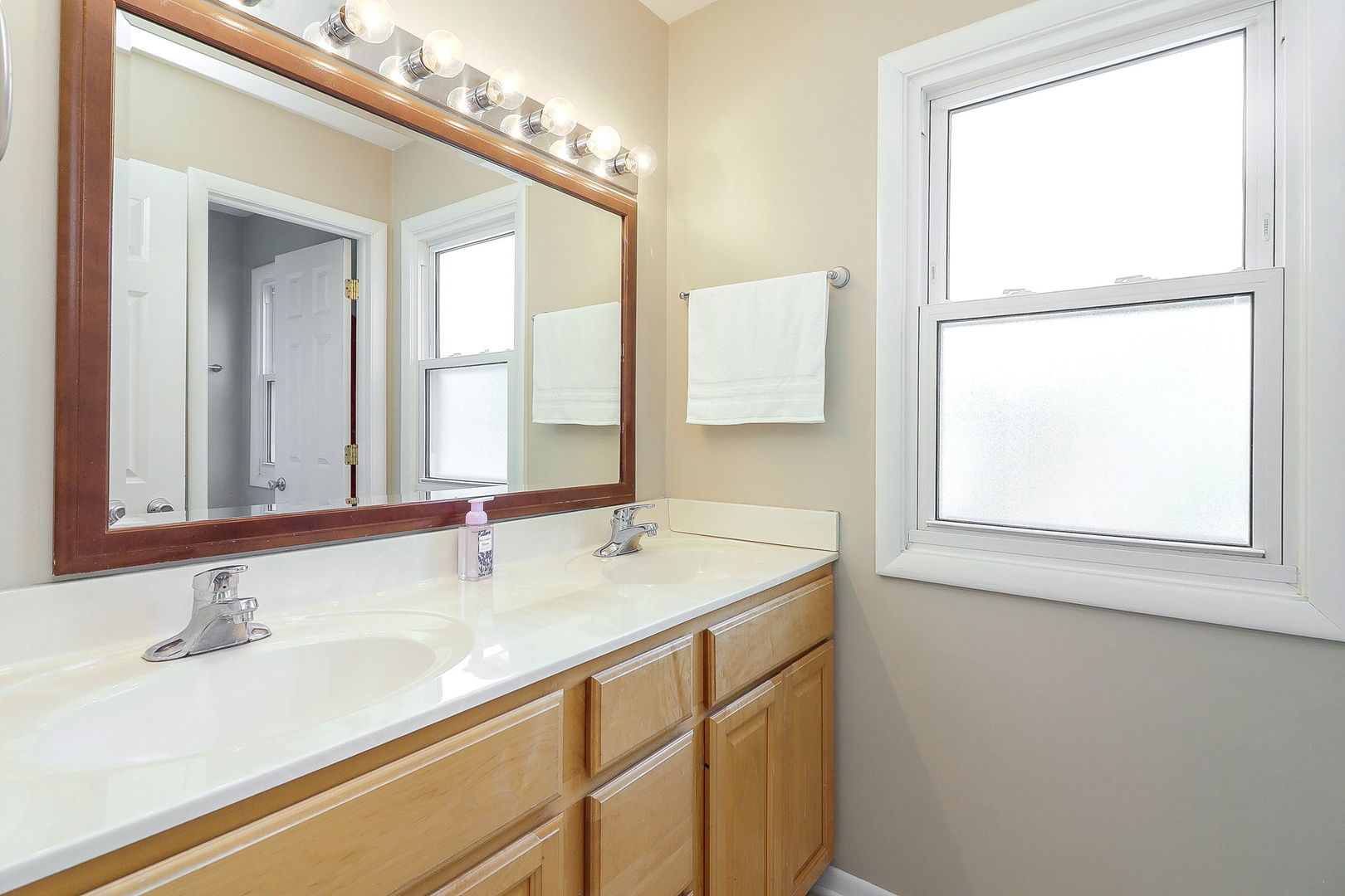 612 Aurora Way Wheaton, IL 60187 - Photo 16 of 24