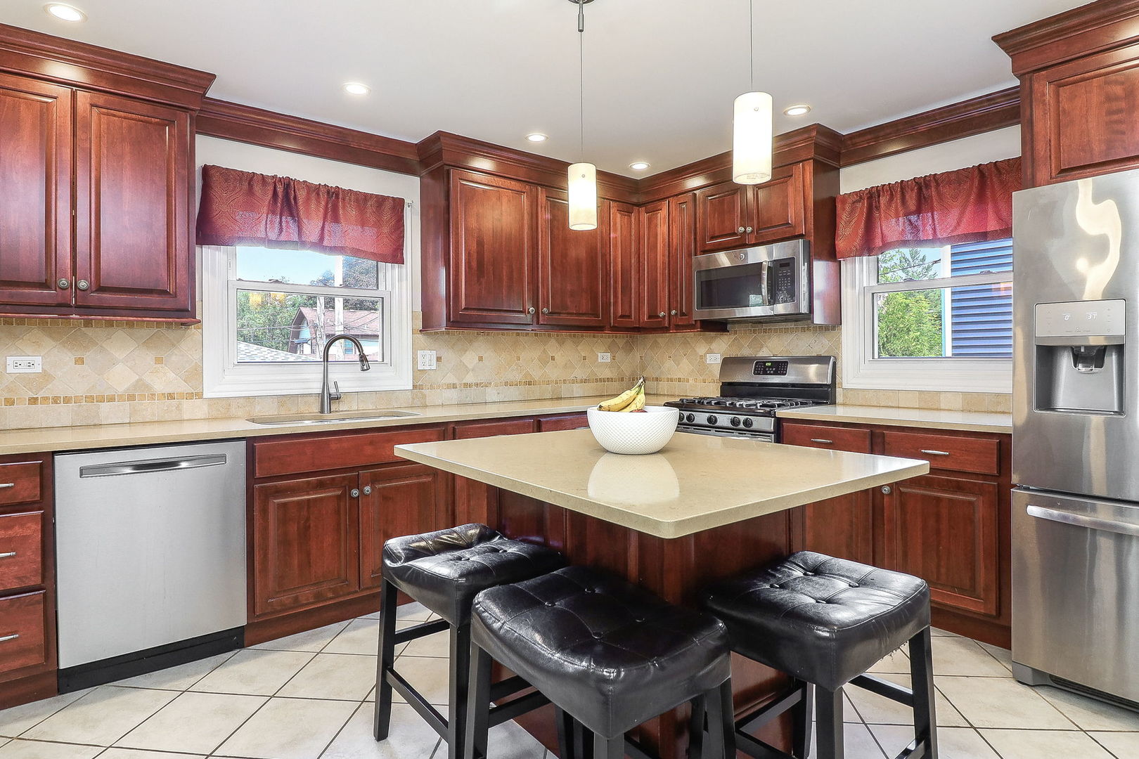 612 Aurora Way Wheaton, IL 60187 - Photo 7 of 24