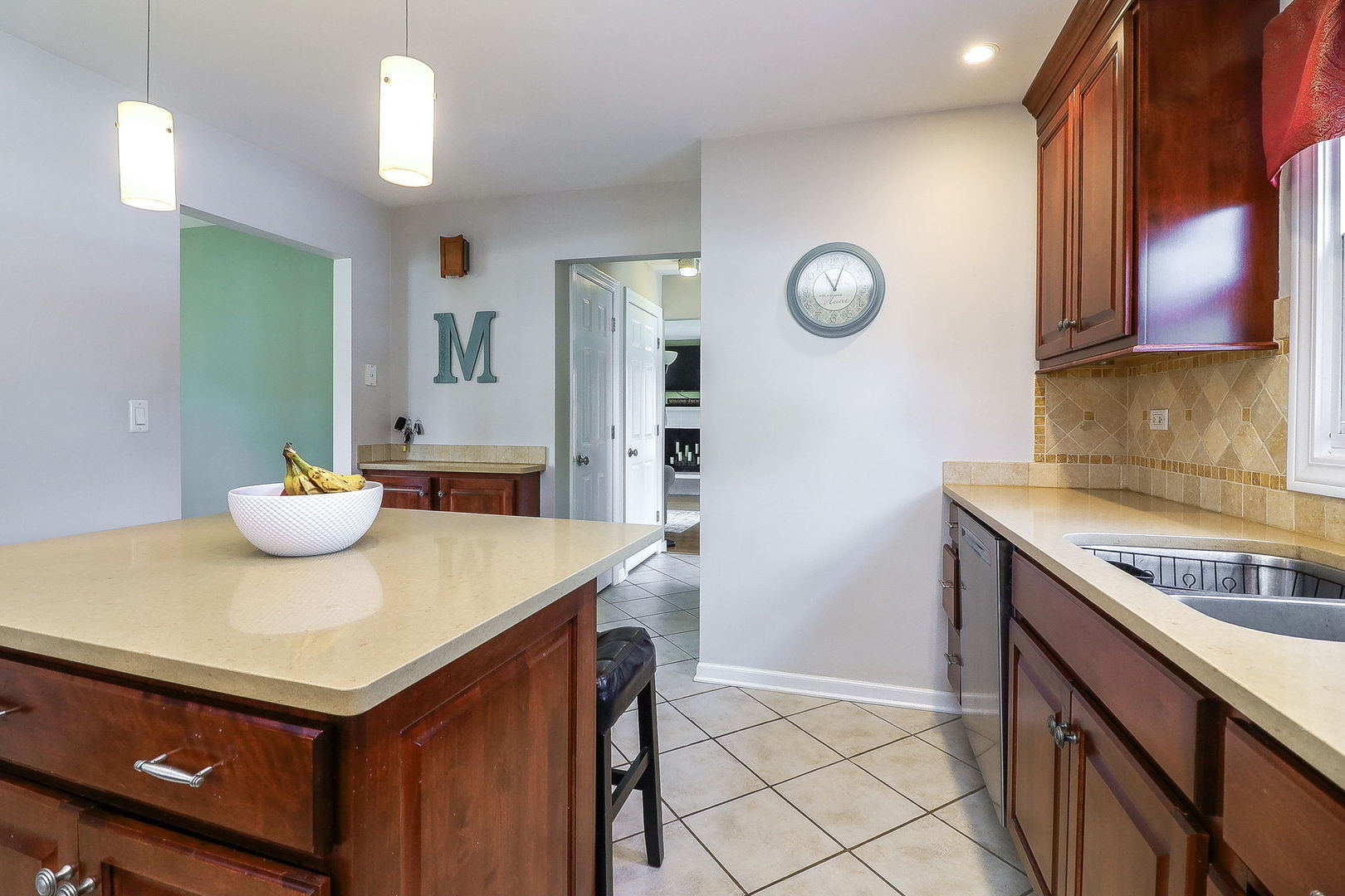 612 Aurora Way Wheaton, IL 60187 - Photo 9 of 24