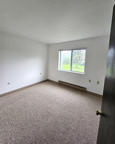 $669 | 306 South East Street, Caledonia, MN 55921