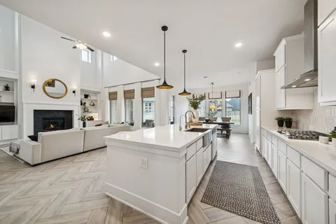 $725,000 | 519 Caverna Street, Montgomery, TX 77316