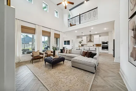 $725,000 | 519 Caverna Street, Montgomery, TX 77316