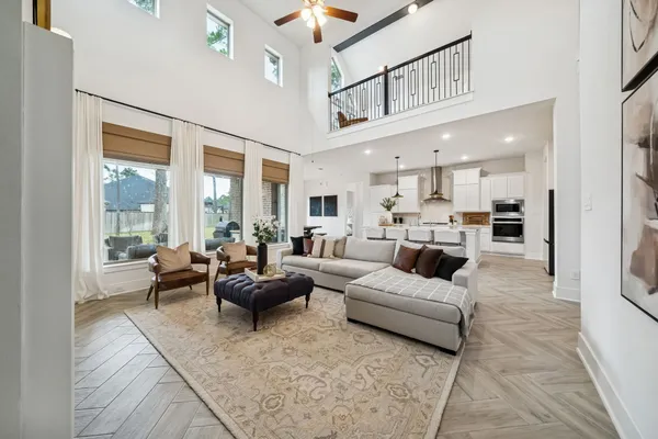 $725,000 | 519 Caverna Street, Montgomery, TX 77316