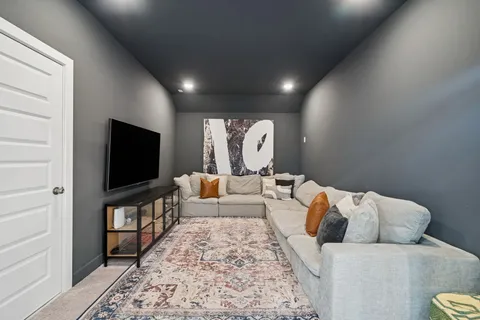 $725,000 | 519 Caverna Street, Montgomery, TX 77316