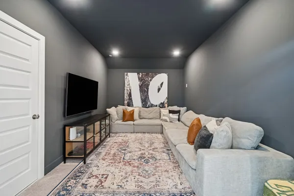 $725,000 | 519 Caverna Street, Montgomery, TX 77316