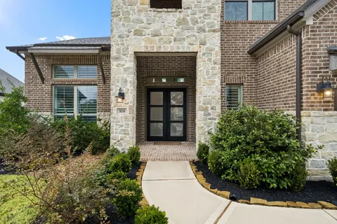 $725,000 | 519 Caverna Street, Montgomery, TX 77316