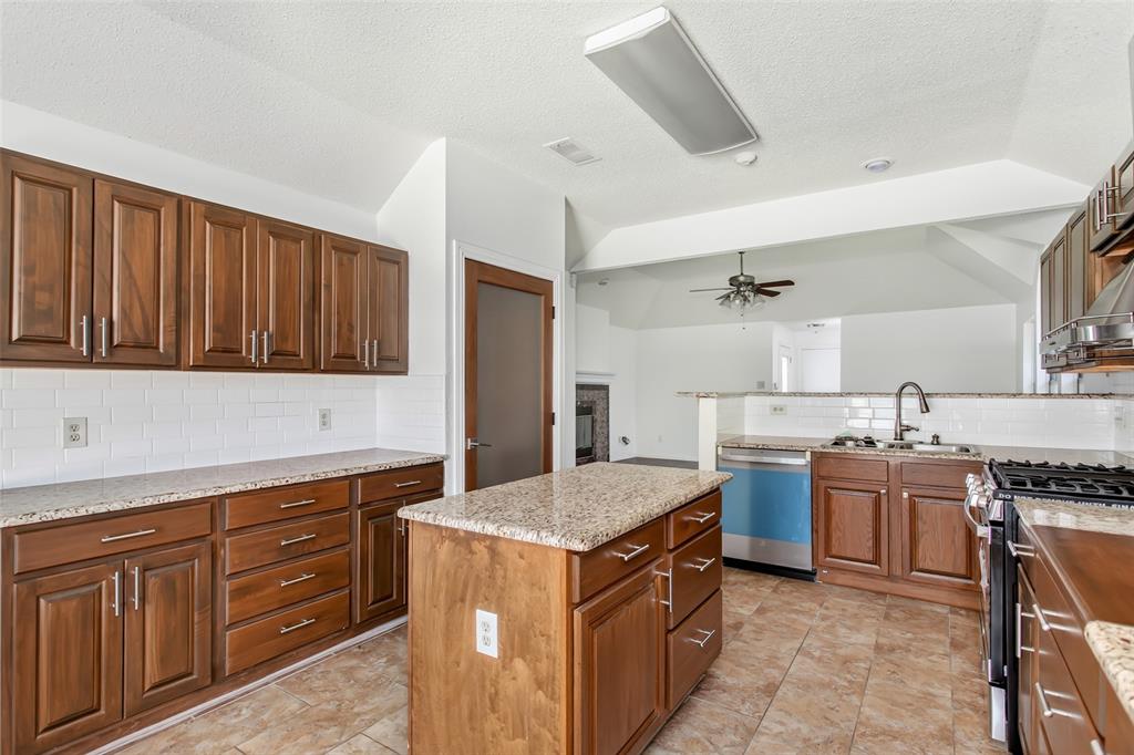 6610 Falcon Street Rowlett, TX 75089 - Photo 12 of 32