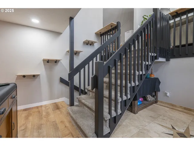 a view of entryway and hall