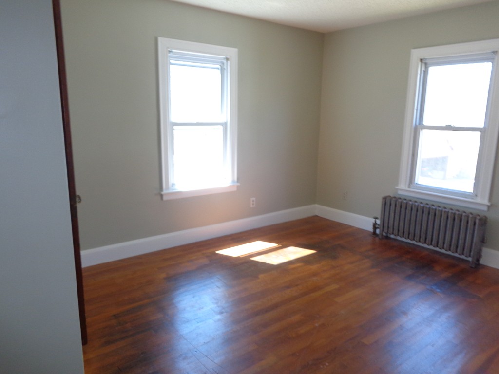 18-20 Wayne Street Springfield, MA 01118 - Photo 11 of 16