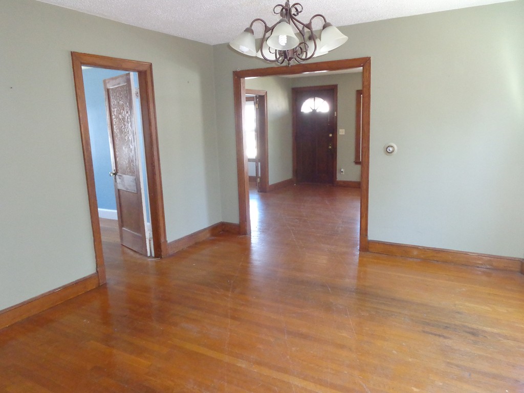 18-20 Wayne Street Springfield, MA 01118 - Photo 3 of 16