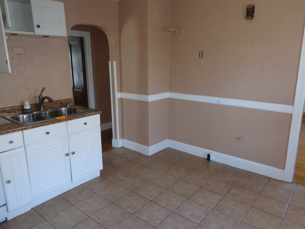 18-20 Wayne Street Springfield, MA 01118 - Photo 10 of 16