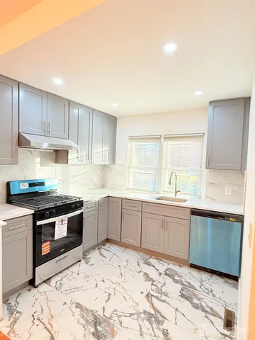 $989,000 | 385 Pierson Avenue, Edison, NJ 08837