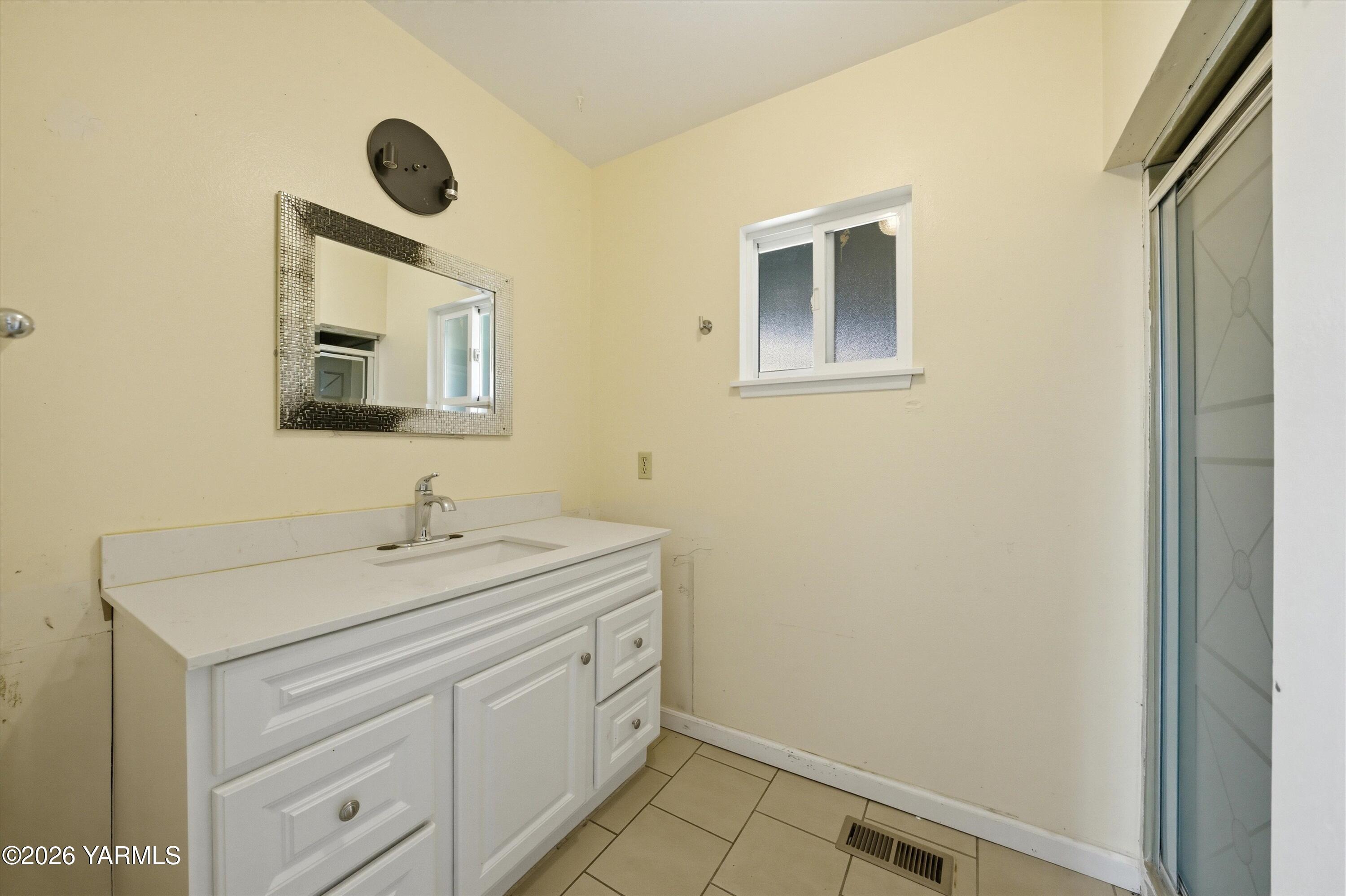 303 West 9th Street Wapato, WA 98951 - Photo 13 of 16 13-7R506468